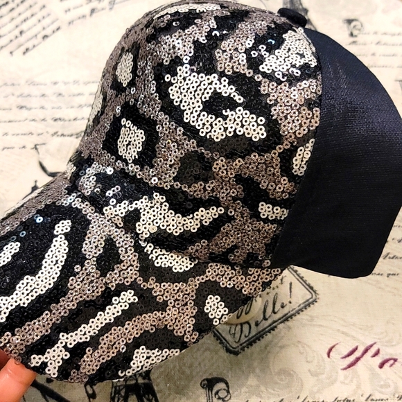 🐆 Leopard Sequined Baseball Cap - Picture 2 of 6